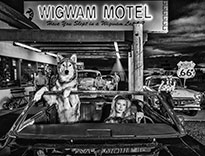Black and white photograph by David Yarrow on exhibition at Hilton Asmus Contemporary in Chicago, through June 3, 2023, 010623