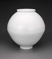 Ceramic jar by Park Young-sook on exhibition in at Seattle Art Museum in Seattle, WA, through March 9, 2025, 020125